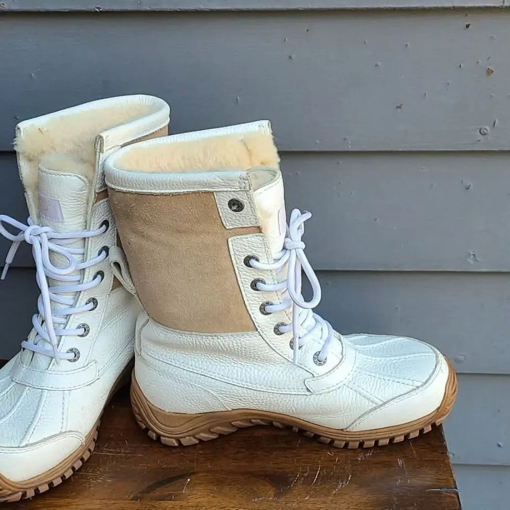 UGG White Adirondack II Shearling Snow Boot size 7 Like NEW!